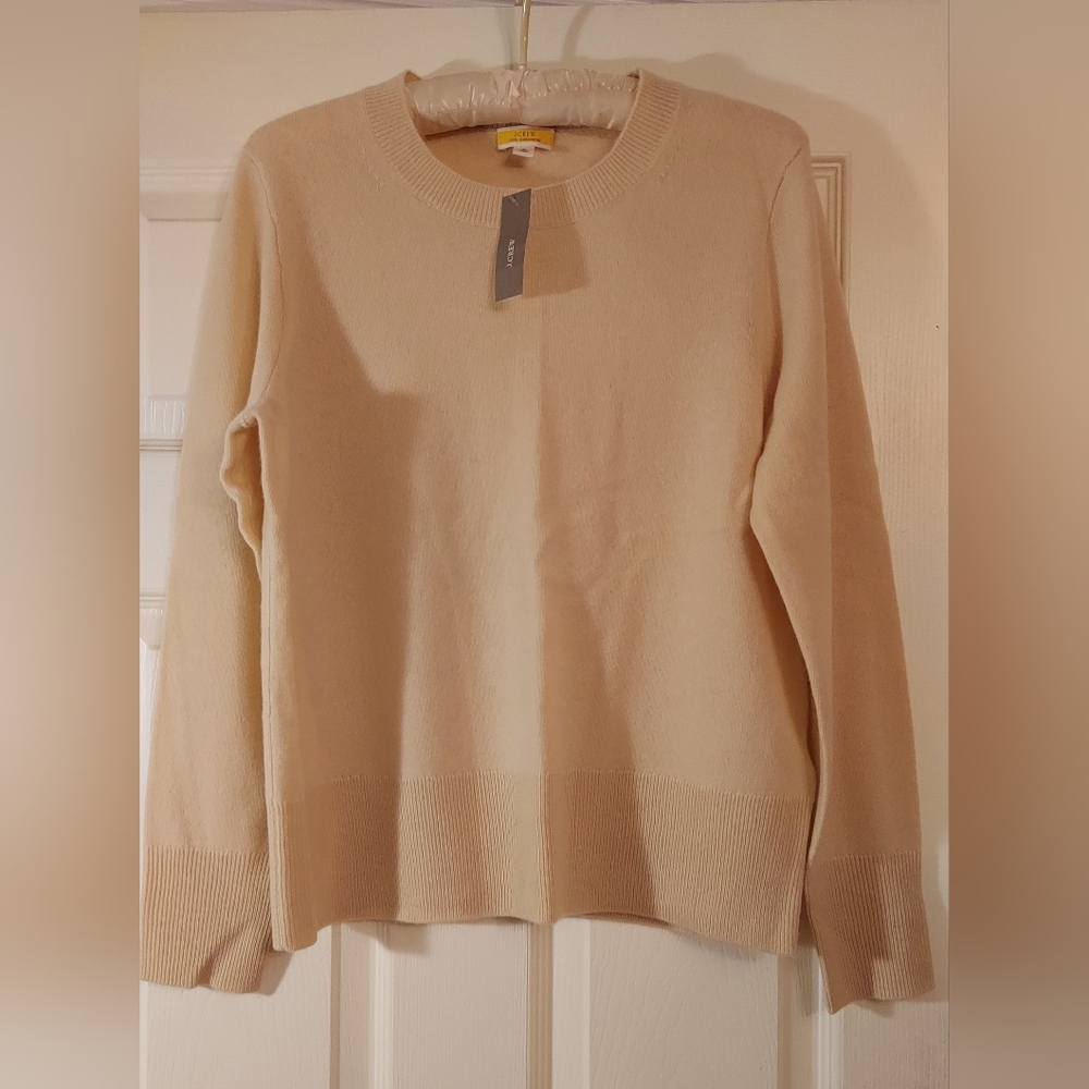 NWT J.crew Pale Yellow 100% Cashmere Crewneck Sweater. Size Small.